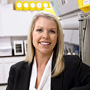 Caroline Asbill in lab